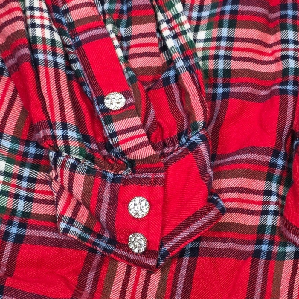 Crown & Ivy Plaid Top Women's Size M Red Blue Ruffle Henley‎ Rhinestone Buttons - Picture 7 of 9